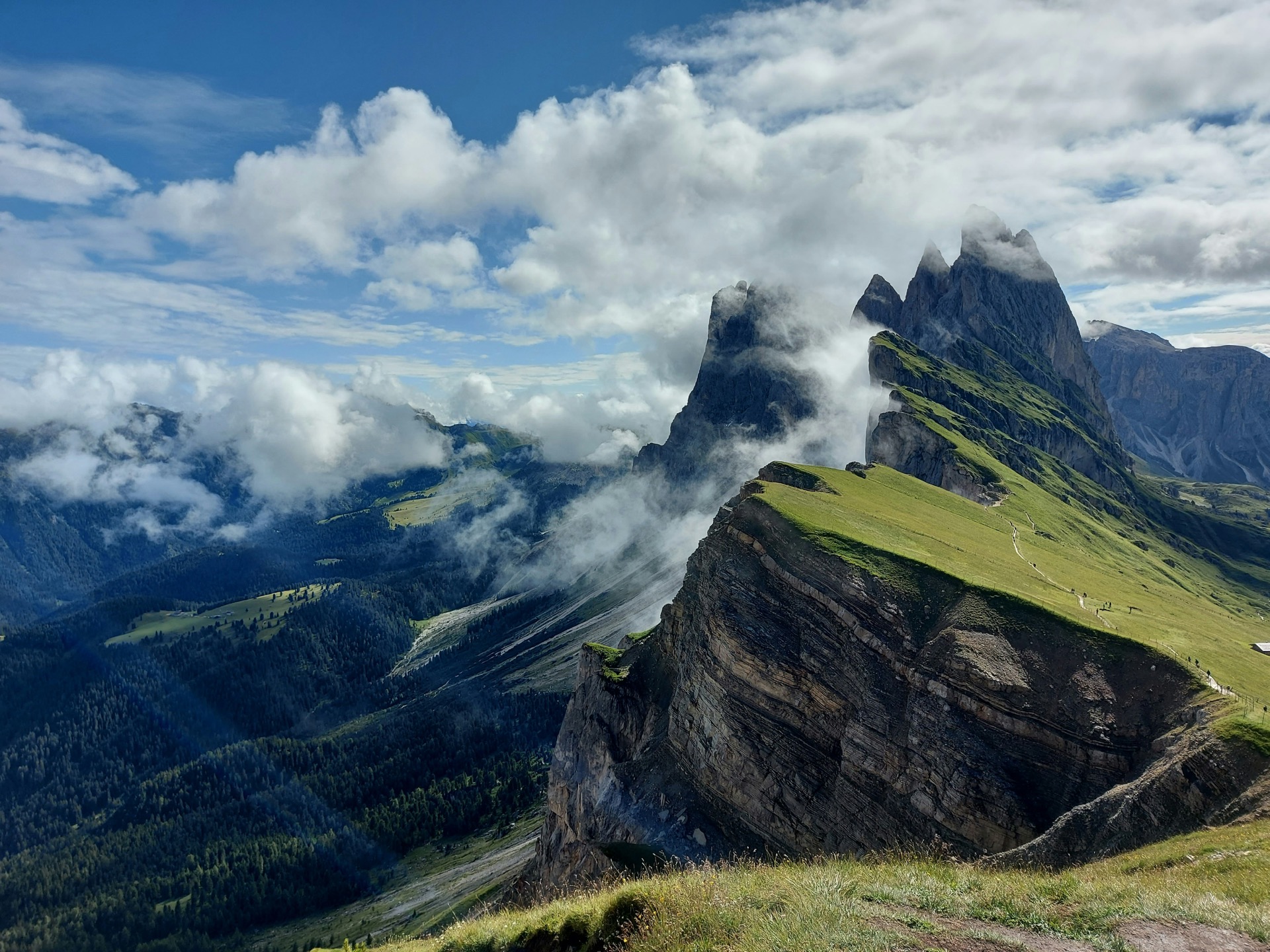 Sella Ronda — Dolomite passes at golden hour